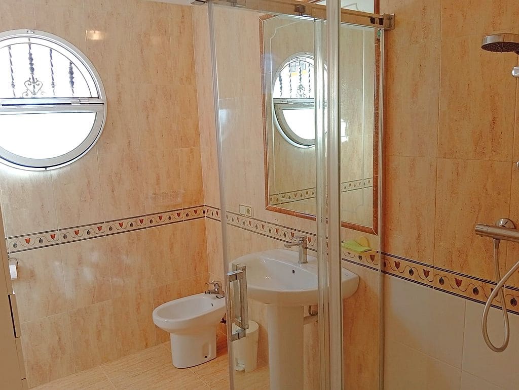 Apartamento de 2 habitaciones en Orihuela Costa en venta con piscina - 145.000 € (Ref: 9283153)