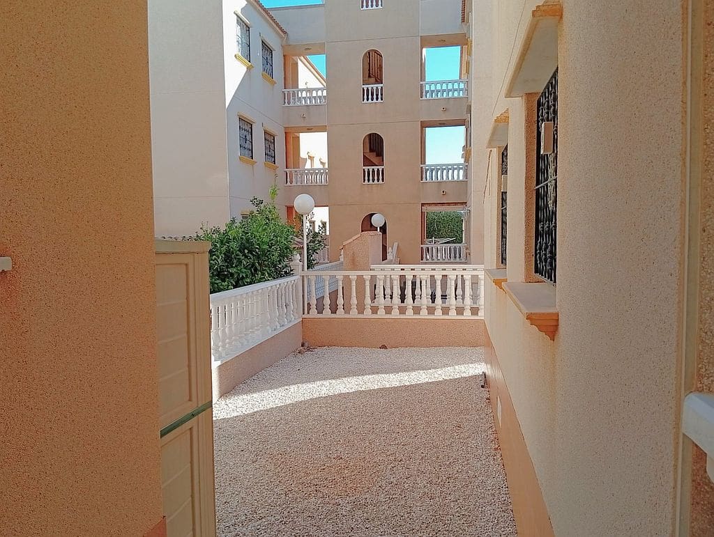 Apartamento de 2 habitaciones en Orihuela Costa en venta con piscina - 145.000 € (Ref: 9283153)