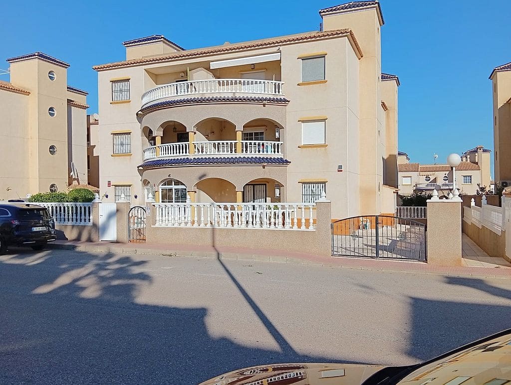Apartamento de 2 habitaciones en Orihuela Costa en venta con piscina - 145.000 € (Ref: 9283153)
