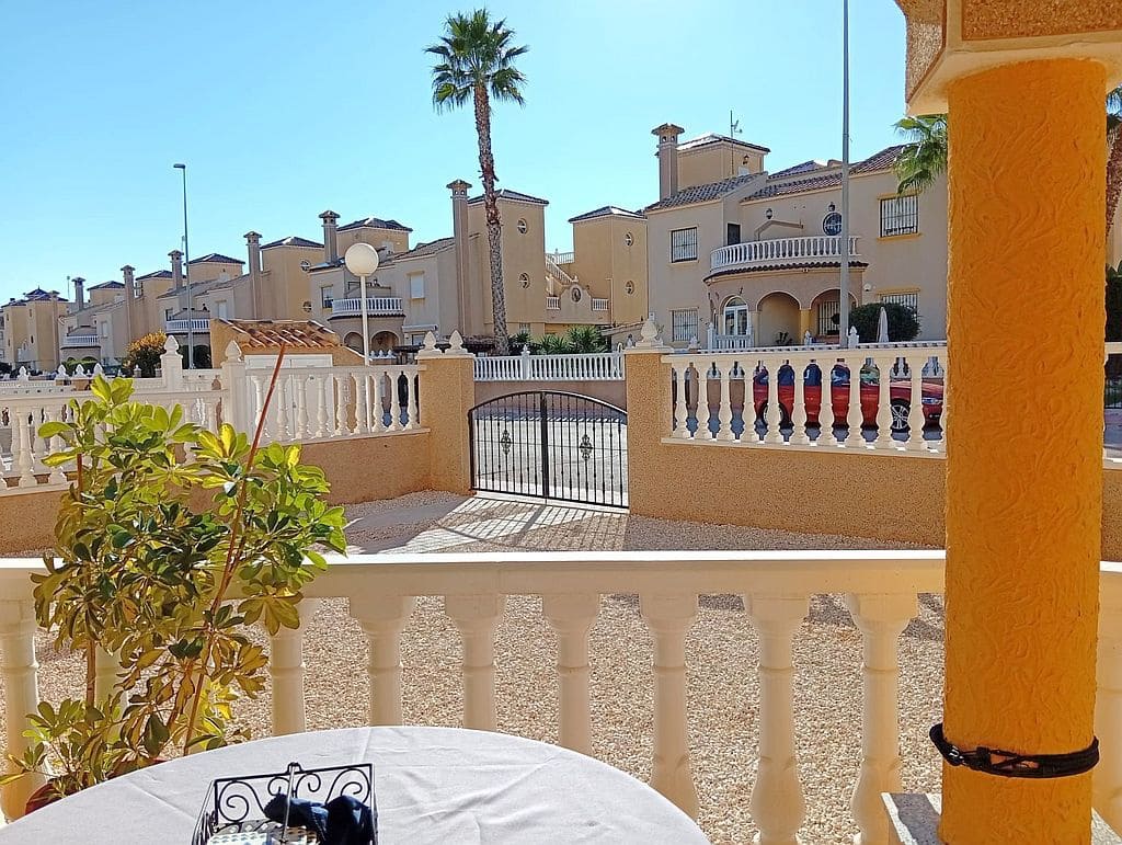 Apartamento de 2 habitaciones en Orihuela Costa en venta con piscina - 145.000 € (Ref: 9283153)