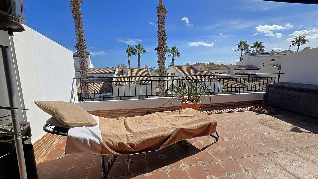 3 bedroom Townhouse for sale in Orihuela Costa with pool - € 239,950 (Ref: 9325418)