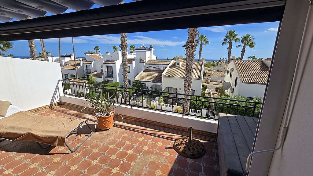 3 bedroom Townhouse for sale in Orihuela Costa with pool - € 239,950 (Ref: 9325418)