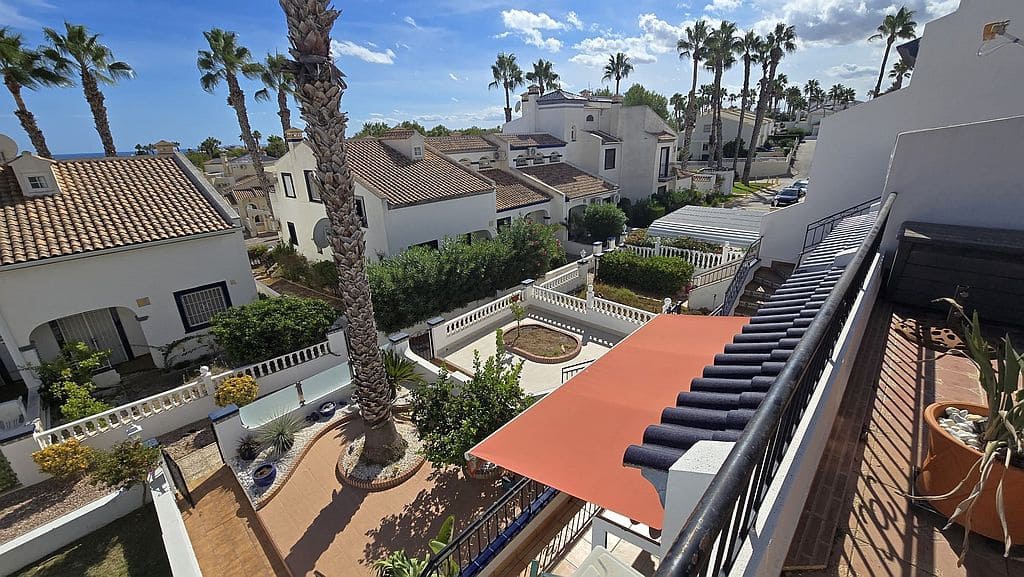 3 bedroom Townhouse for sale in Orihuela Costa with pool - € 239,950 (Ref: 9325418)