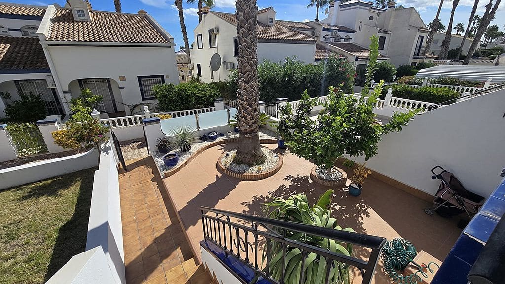 3 bedroom Townhouse for sale in Orihuela Costa with pool - € 239,950 (Ref: 9325418)