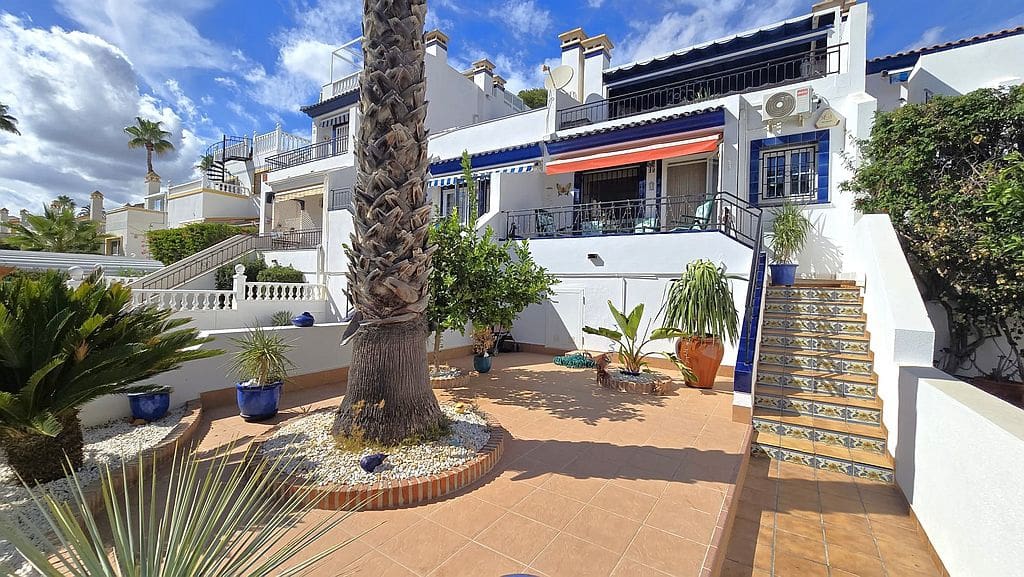 3 bedroom Townhouse for sale in Orihuela Costa with pool - € 239,950 (Ref: 9325418)