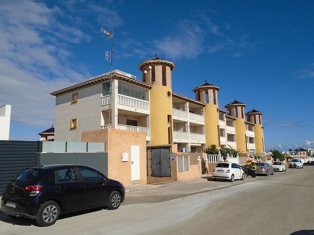 2 bedroom Apartment for sale in Orihuela Costa with pool garage - € 110,000 (Ref: 9397041)