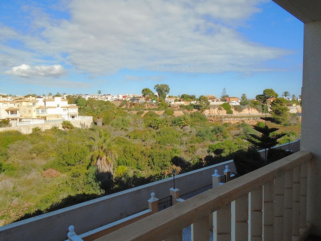 2 bedroom Apartment for sale in Orihuela Costa with pool garage - € 110,000 (Ref: 9397041)