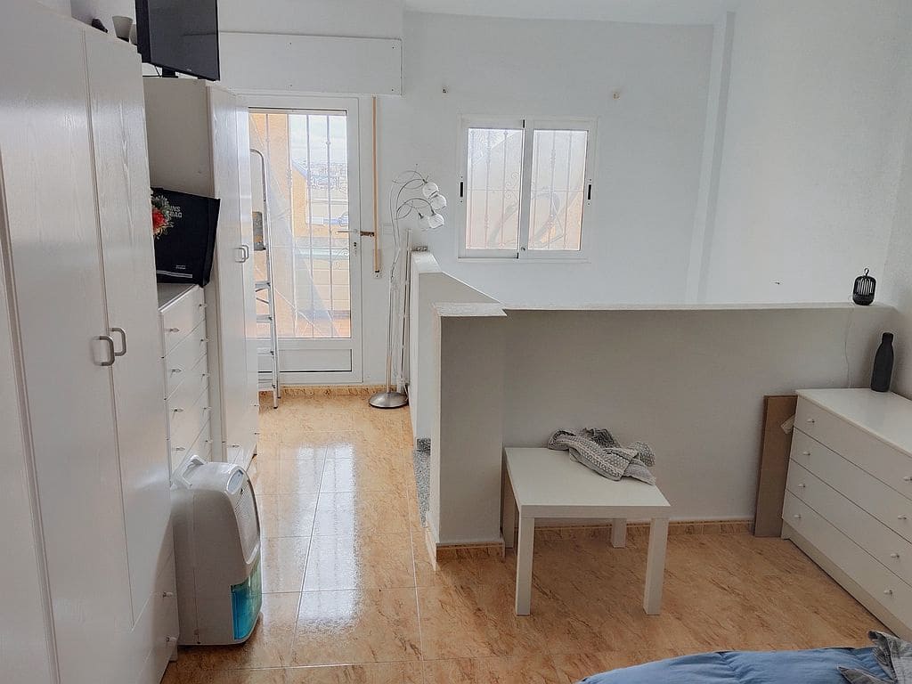 Casa de 3 habitaciones en Playa Flamenca en venta con piscina garaje - 180.000 € (Ref: 9676551)