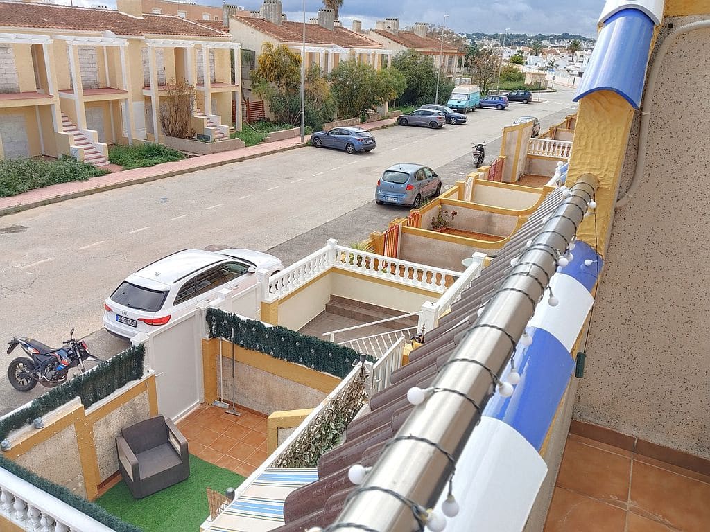 Casa de 3 habitaciones en Playa Flamenca en venta con piscina garaje - 180.000 € (Ref: 9676551)