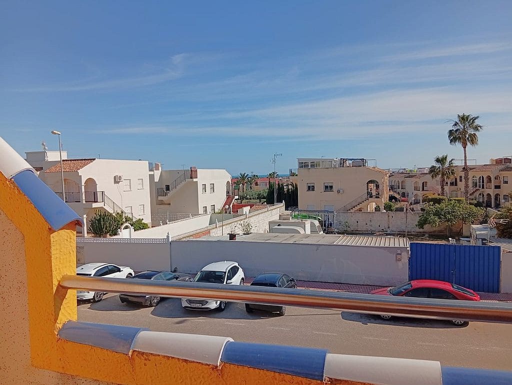 3 soveværelse Byhus til salg i Playa Flamenca med swimmingpool garage - € 180.000 (Ref: 9676551)