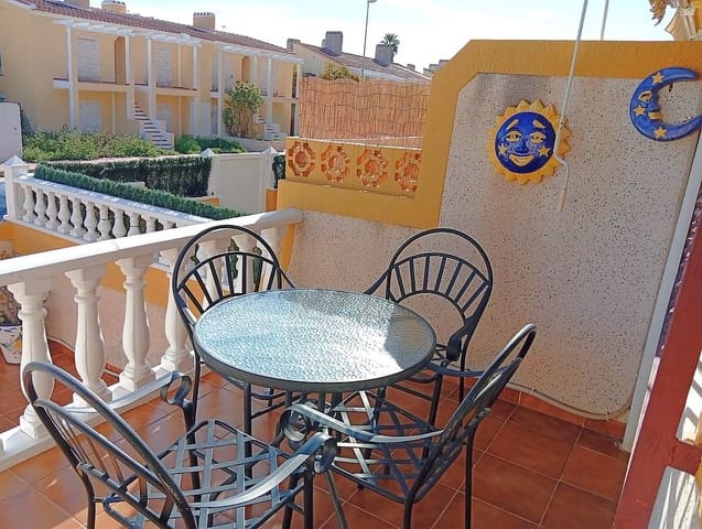 3 soveværelse Byhus til salg i Playa Flamenca, Orihuela med swimmingpool garage - € 180.000 (Ref: 9676551)