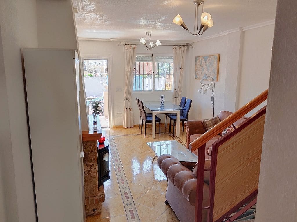 3 soveværelse Byhus til salg i Playa Flamenca med swimmingpool garage - € 180.000 (Ref: 9676551)