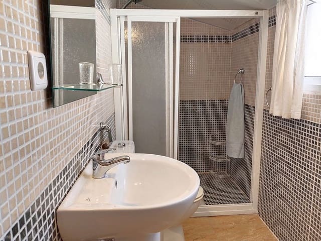 3 soveværelse Byhus til salg i Playa Flamenca, Orihuela med swimmingpool garage - € 180.000 (Ref: 9676551)