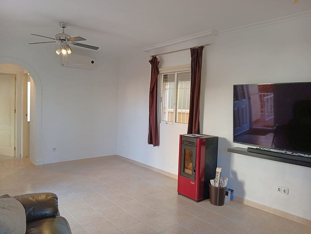 3 bedroom Townhouse for sale in Playa Flamenca with pool garage - € 275,000 (Ref: 9761468)
