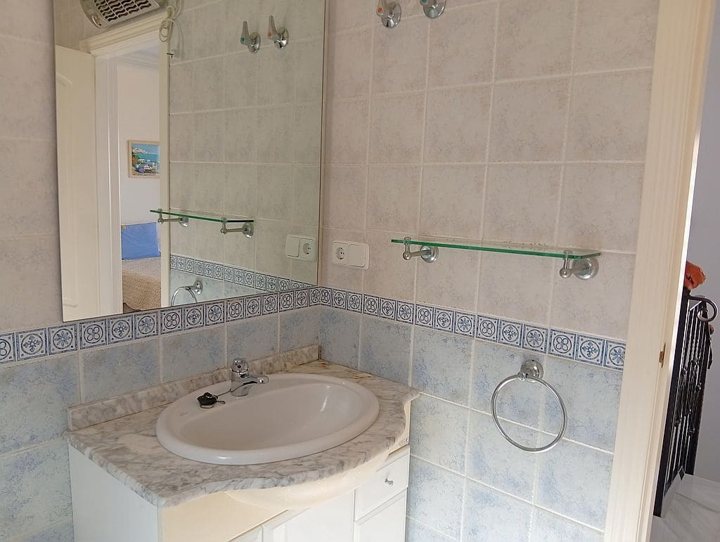 3 bedroom Townhouse for sale in Playa Flamenca with pool garage - € 275,000 (Ref: 9761468)