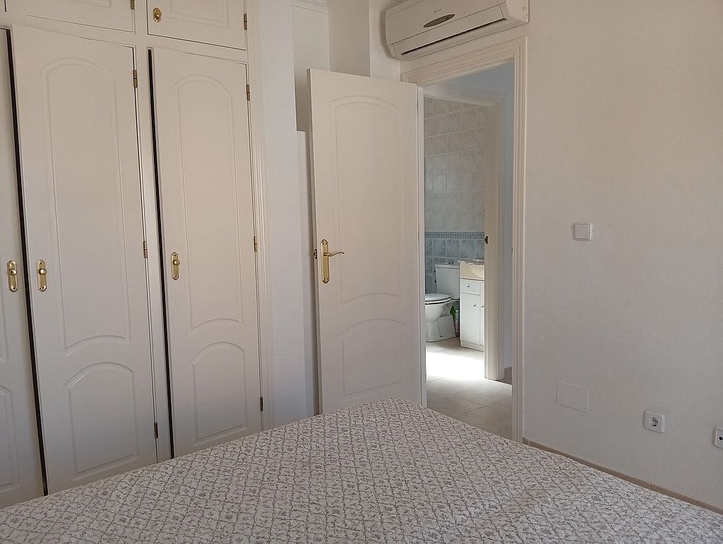 3 bedroom Townhouse for sale in Playa Flamenca with pool garage - € 275,000 (Ref: 9761468)