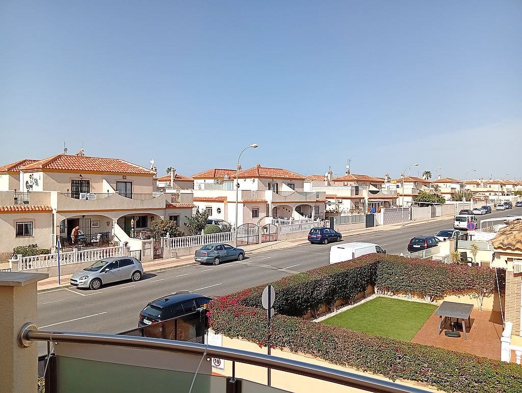 3 bedroom Townhouse for sale in Playa Flamenca with pool garage - € 275,000 (Ref: 9761468)