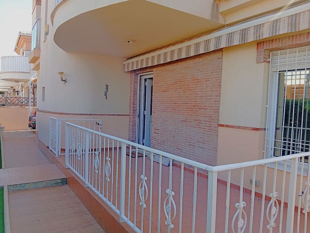3 bedroom Townhouse for sale in Playa Flamenca with pool garage - € 275,000 (Ref: 9761468)