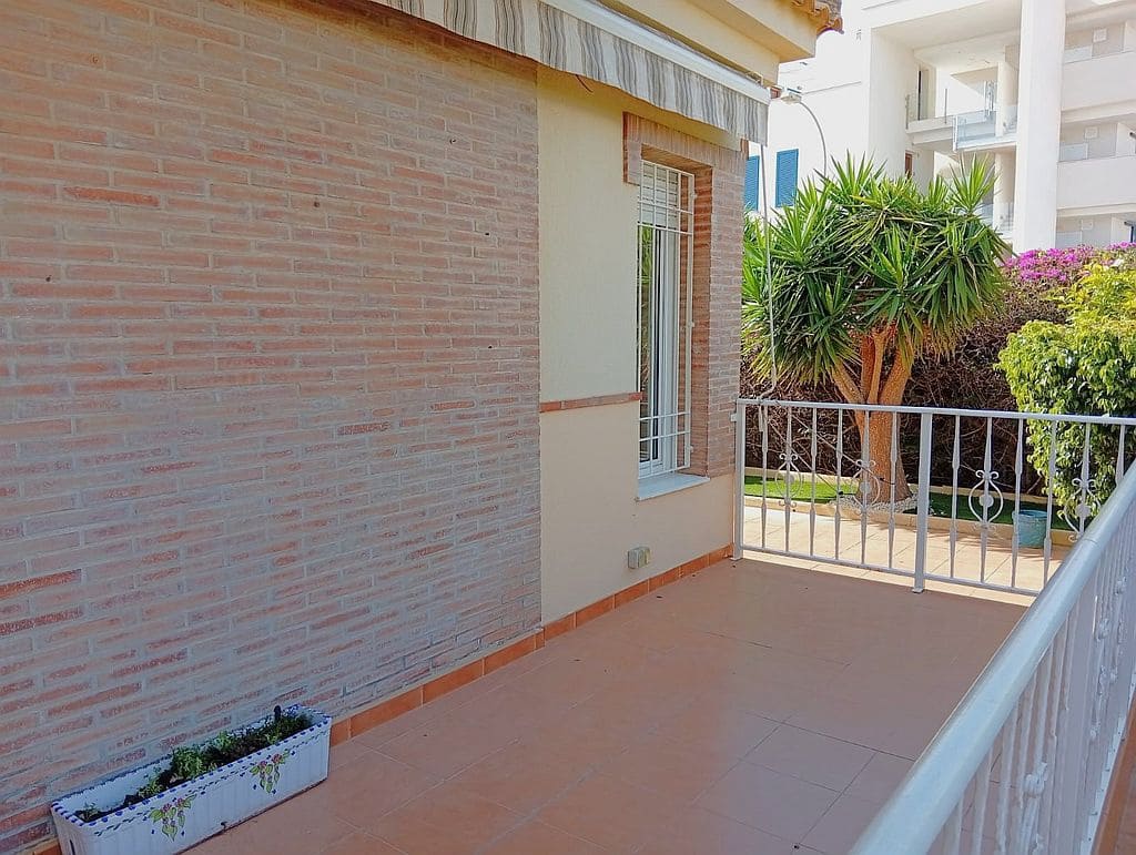 3 bedroom Townhouse for sale in Playa Flamenca with pool garage - € 275,000 (Ref: 9761468)