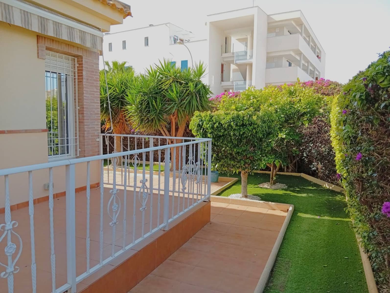 3 bedroom Townhouse for sale in Playa Flamenca with pool garage - € 275,000 (Ref: 9761468)