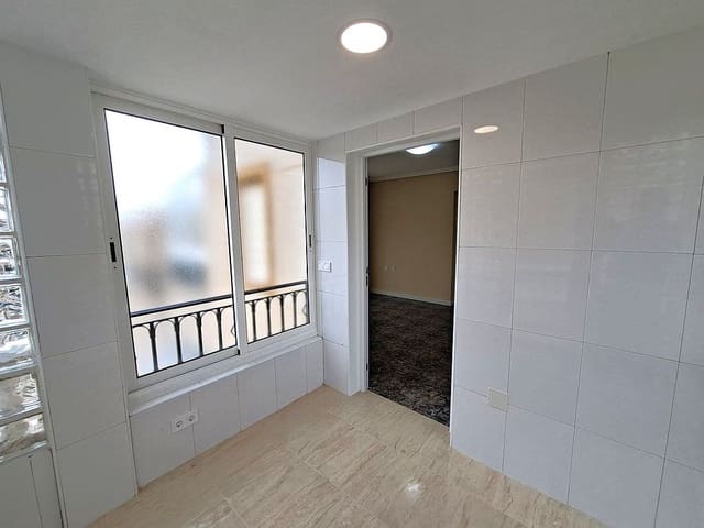 2 soveværelse Lejlighed til salg i Playa Flamenca, Orihuela med swimmingpool - € 179.000 (Ref: 9829777)