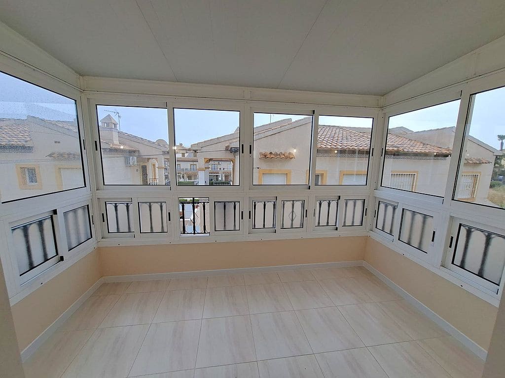 2 soveværelse Lejlighed til salg i Playa Flamenca med swimmingpool - € 179.000 (Ref: 9829777)