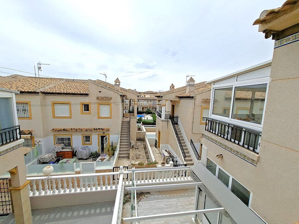 2 soveværelse Lejlighed til salg i Playa Flamenca med swimmingpool - € 179.000 (Ref: 9829777)
