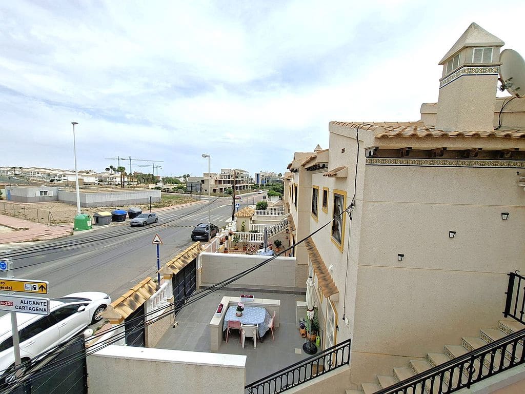 2 soveværelse Lejlighed til salg i Playa Flamenca med swimmingpool - € 179.000 (Ref: 9829777)