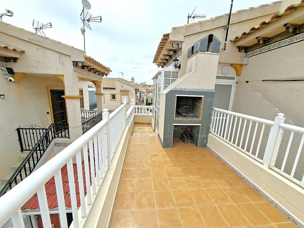 2 soveværelse Lejlighed til salg i Playa Flamenca med swimmingpool - € 179.000 (Ref: 9829777)