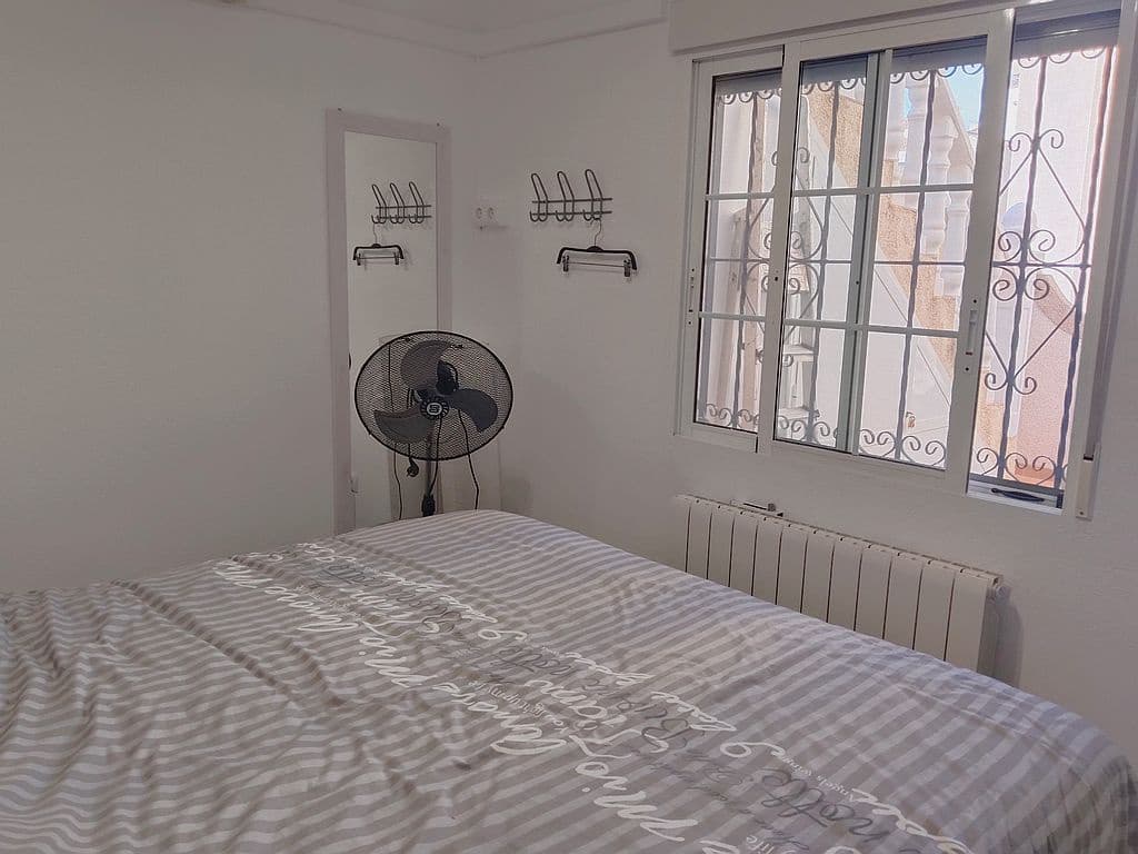 2 soveværelse Byhus til salg i Villamartin med swimmingpool garage - € 279.900 (Ref: 9861138)
