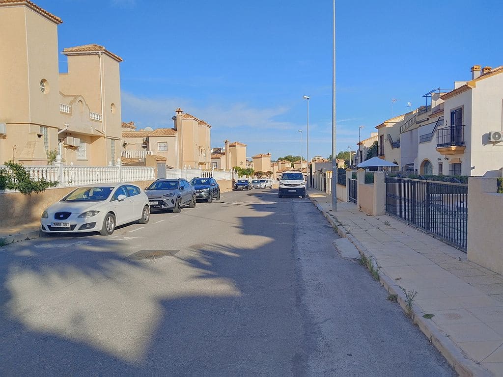 2 soveværelse Byhus til salg i Villamartin med swimmingpool garage - € 279.900 (Ref: 9861138)