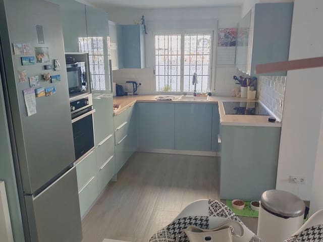 2 soveværelse Byhus til salg i Villamartin, Orihuela med swimmingpool garage - € 279.900 (Ref: 9861138)