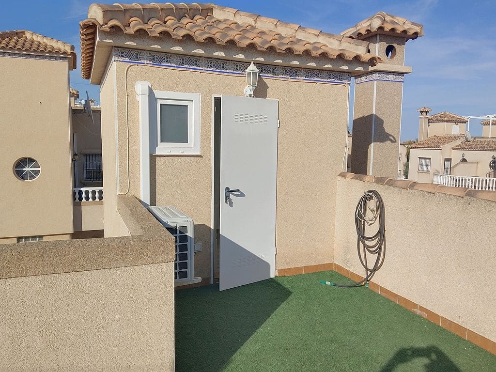 2 soveværelse Byhus til salg i Villamartin med swimmingpool garage - € 279.900 (Ref: 9861138)