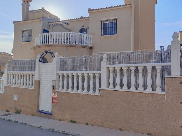 2 soveværelse Byhus til salg i Villamartin, Orihuela med swimmingpool garage - € 279.900 (Ref: 9861138)