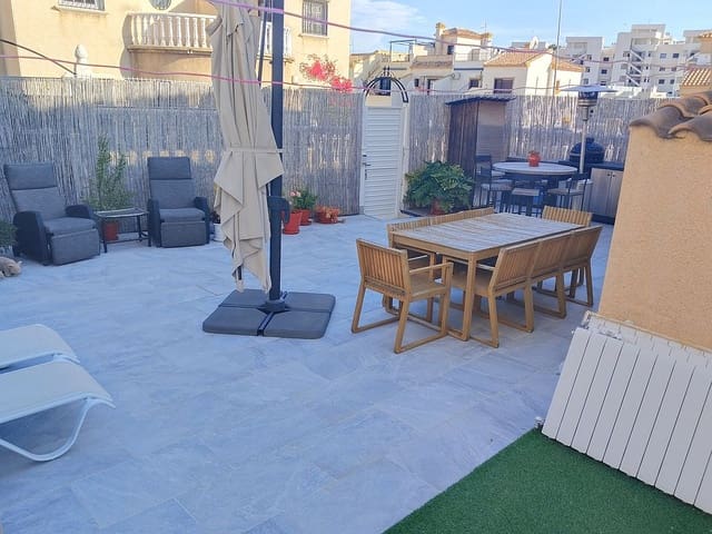 2 soveværelse Byhus til salg i Villamartin, Orihuela med swimmingpool garage - € 279.900 (Ref: 9861138)