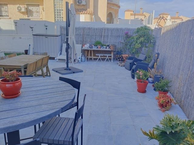 2 soveværelse Byhus til salg i Villamartin, Orihuela med swimmingpool garage - € 279.900 (Ref: 9861138)