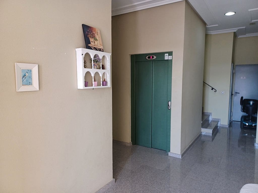 2 quarto Apartamento para arrendar em San Miguel de Salinas com piscina - 675 € (Ref: 9902178)