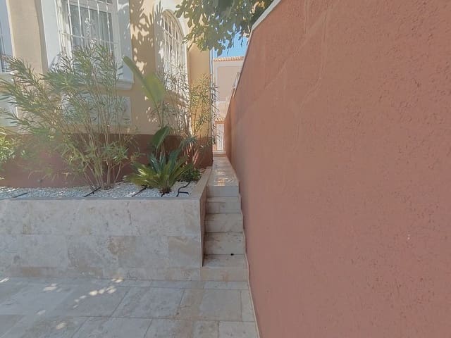 3 camera da letto Casa in vendita in Blue Lagoon con piscina garage - 250.000 € (Rif: 9950285)