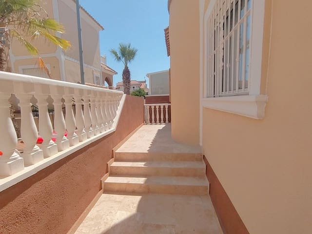 3 camera da letto Casa in vendita in Blue Lagoon con piscina garage - 250.000 € (Rif: 9950285)