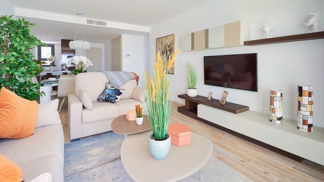 3 makuuhuone Huoneisto myytävänä paikassa Puerto de Estepona, Estepona mukana uima-altaan - 303 000 € (Ref: 6656820)