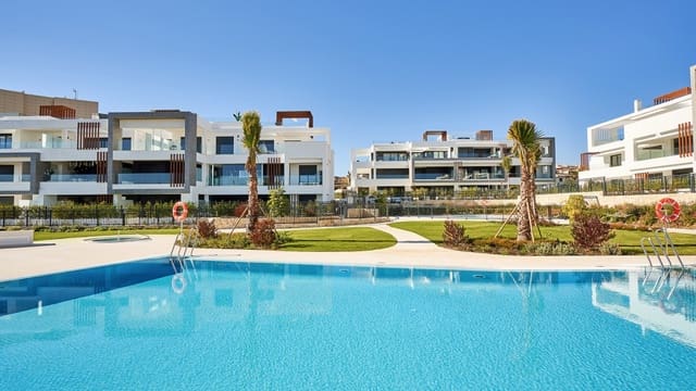 3 makuuhuone Huoneisto myytävänä paikassa Puerto de Estepona, Estepona mukana uima-altaan - 303 000 € (Ref: 6656820)