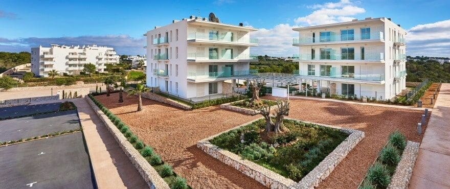 2 bedroom Apartment for sale in Cala d'Or with pool - € 398,000 (Ref: 7291523)