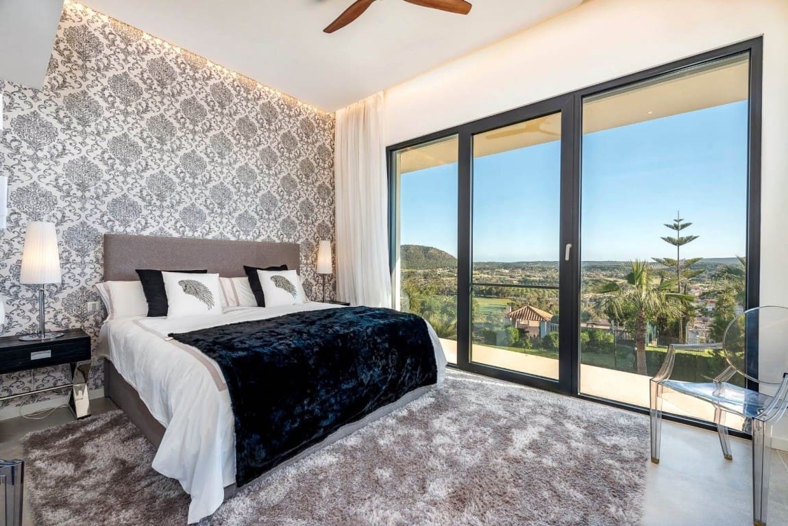 5 bedroom Villa for sale in Santa Ponsa with pool garage - € 4,500,000 (Ref: 7976628)