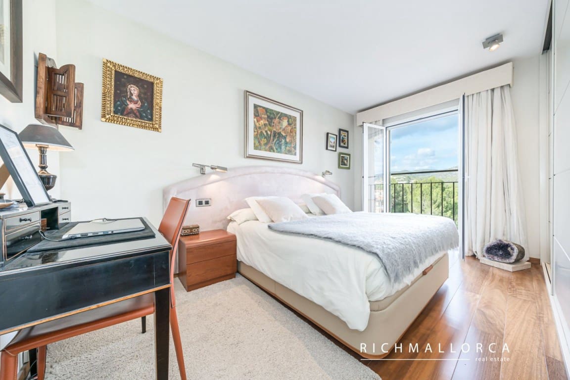 3 soveværelse Penthouse til salg i Bendinat med swimmingpool garage - € 830.000 (Ref: 7976630)