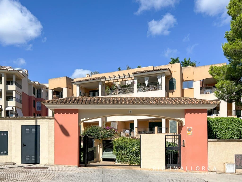 3 soveværelse Penthouse til salg i Bendinat med swimmingpool garage - € 830.000 (Ref: 7976630)