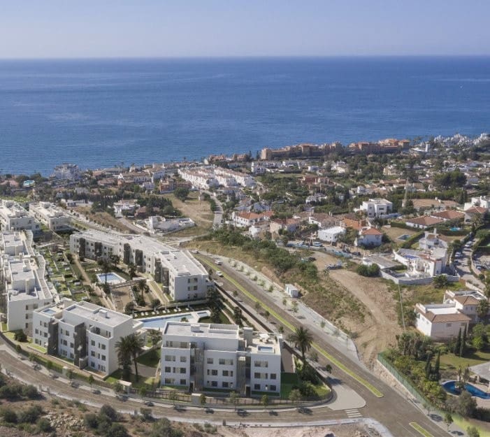 2 bedroom Apartment for sale in Estepona with pool garage - € 434,000 (Ref: 8510770)