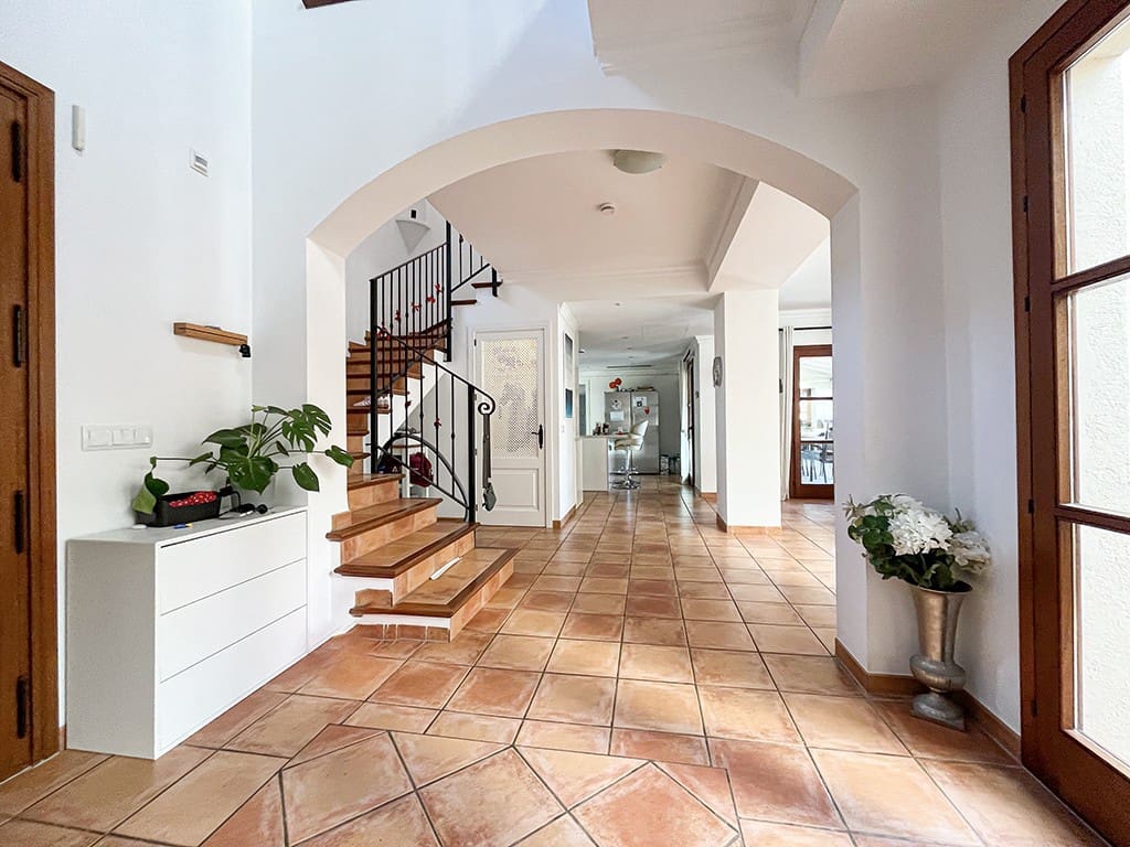 5 makuuhuone Huvila myytävänä paikassa Santa Ponsa mukana uima-altaan 
autotalli - 3 900 000 € (Ref: 9584653)