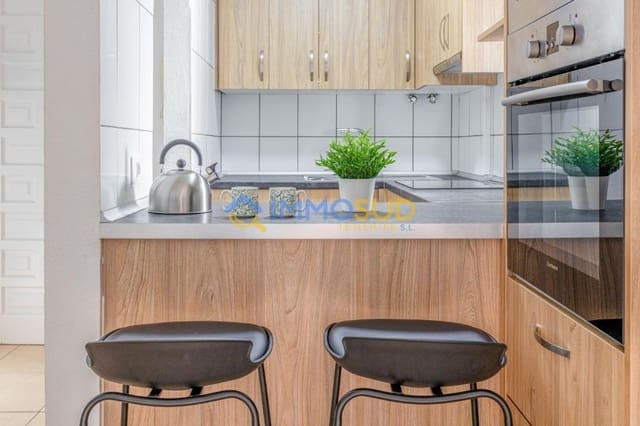 2 slaapkamer Appartement te koop in Arona met zwembad - € 380.000 (Ref: 9863706)