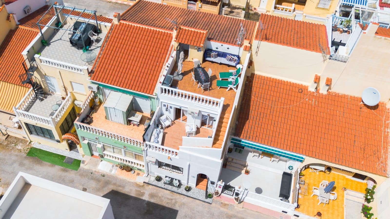 2 Zimmer Reihenhaus zu verkaufen in La Marina mit Pool - 130.000 € (Ref: 10014787)