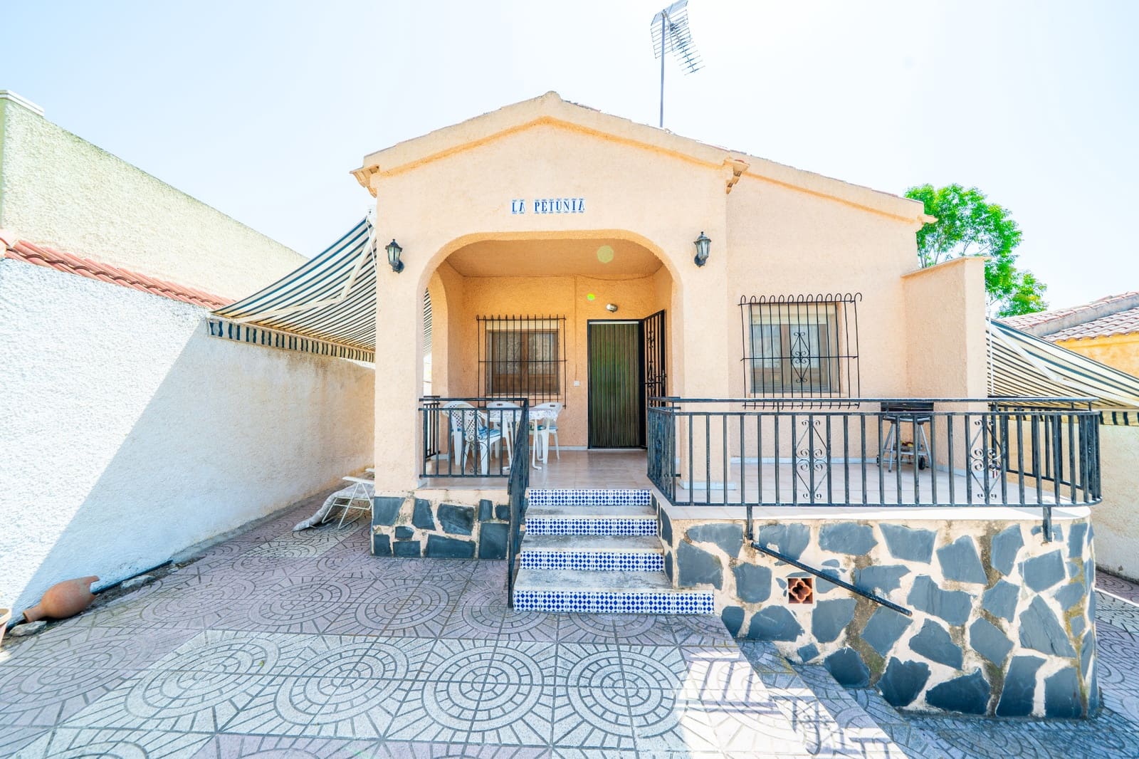 2 bedroom Villa for sale in La Marina with pool garage - € 147,000 (Ref: 10014867)